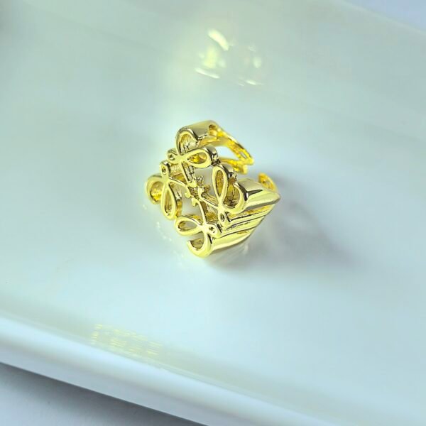 Luxurious Gold-Plated Statement Ring – Intricate Design with Elegant Detailing (J22)