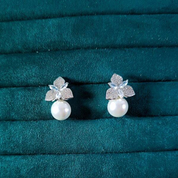 Majestic Butterfly Pearl Earrings – A Timeless Symbol of Grace and Luxury (j13)