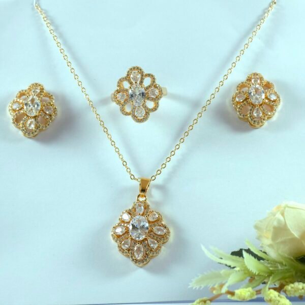 Royal Gold-Plated Jewelry Set with Intricate Floral Design & Sparkling Stones j8.2