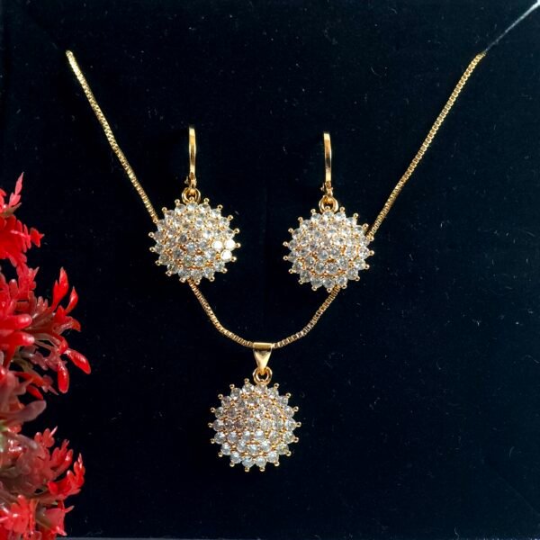 Elegant Gold-Plated Pendant Set with Zircon Stones – Sparkling Jewelry for Women